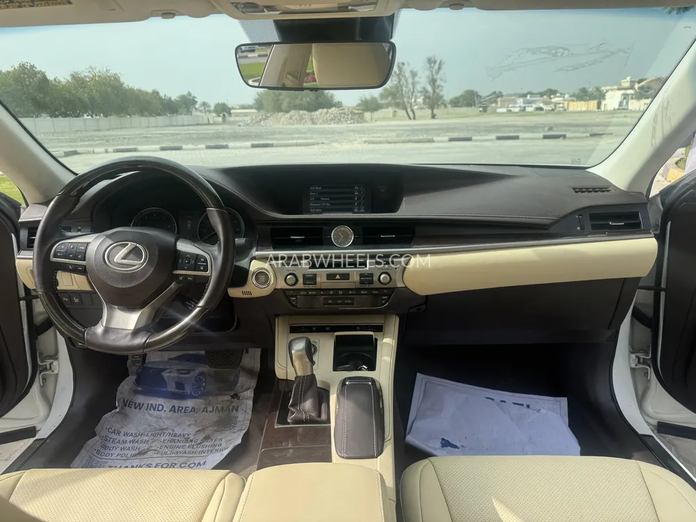 لكزس ES 2016 for Sale in الشارقة Image-5
