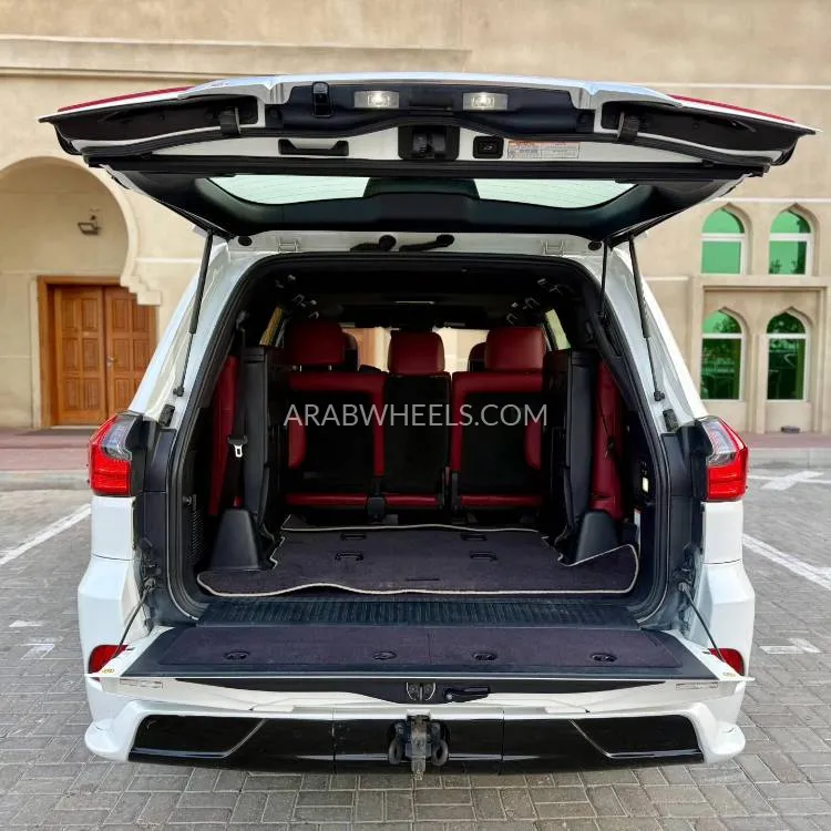 Lexus LX 2018 for Sale in Ajman Image-10