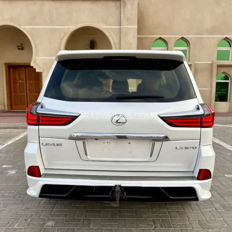 Lexus LX 2018 for Sale in Ajman Image-11