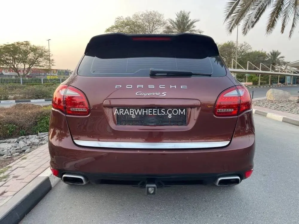 Porsche Cayenne 2011 for Sale in Ajman Image-11