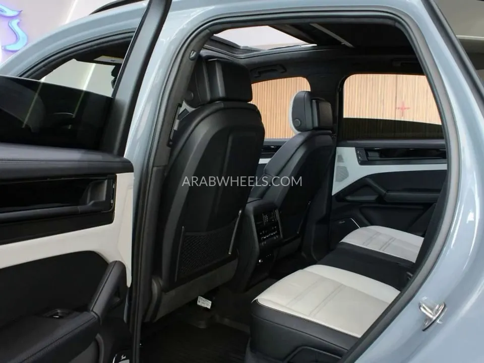 Porsche Cayenne 2025 for Sale in Dubai Image-8