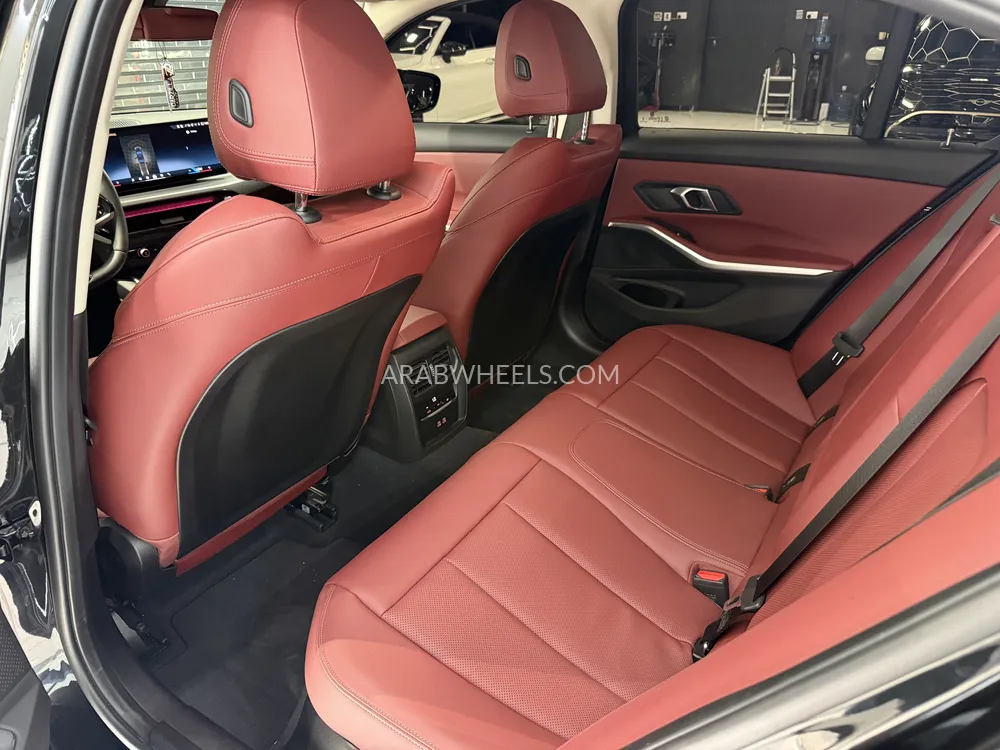 بي إم دبليو الفئة الثالثة 2025 for Sale in دبي Image-9