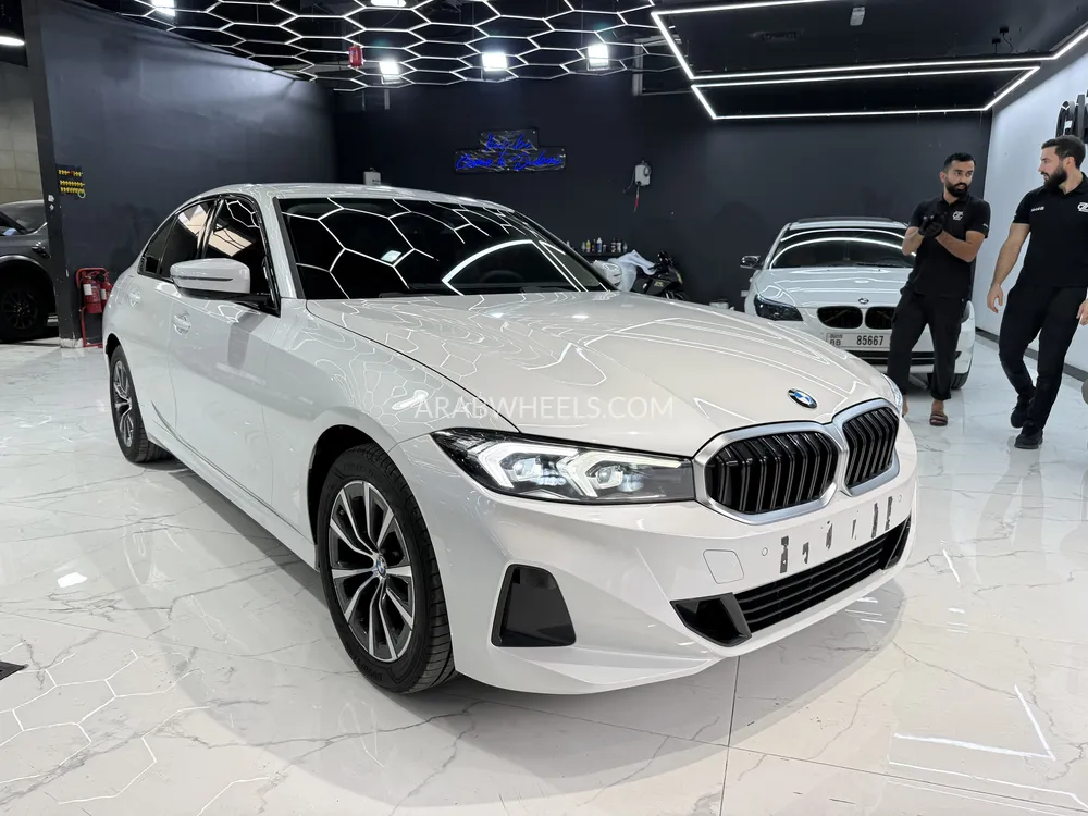 بي إم دبليو الفئة الثالثة 2025 for Sale in دبي Image-3