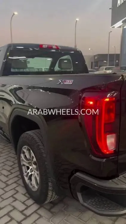 GMC Sierra 2023 for Sale in Abu Dhabi Image-7