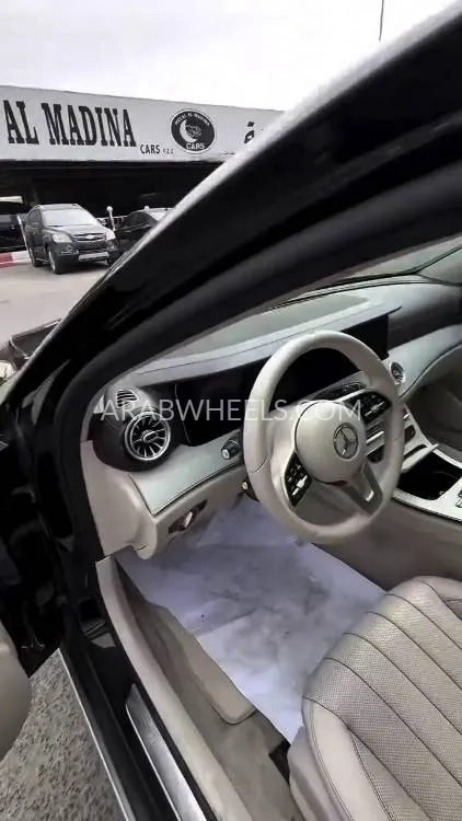 Mercedes Benz E Class 2017 for Sale in Ajman Image-9