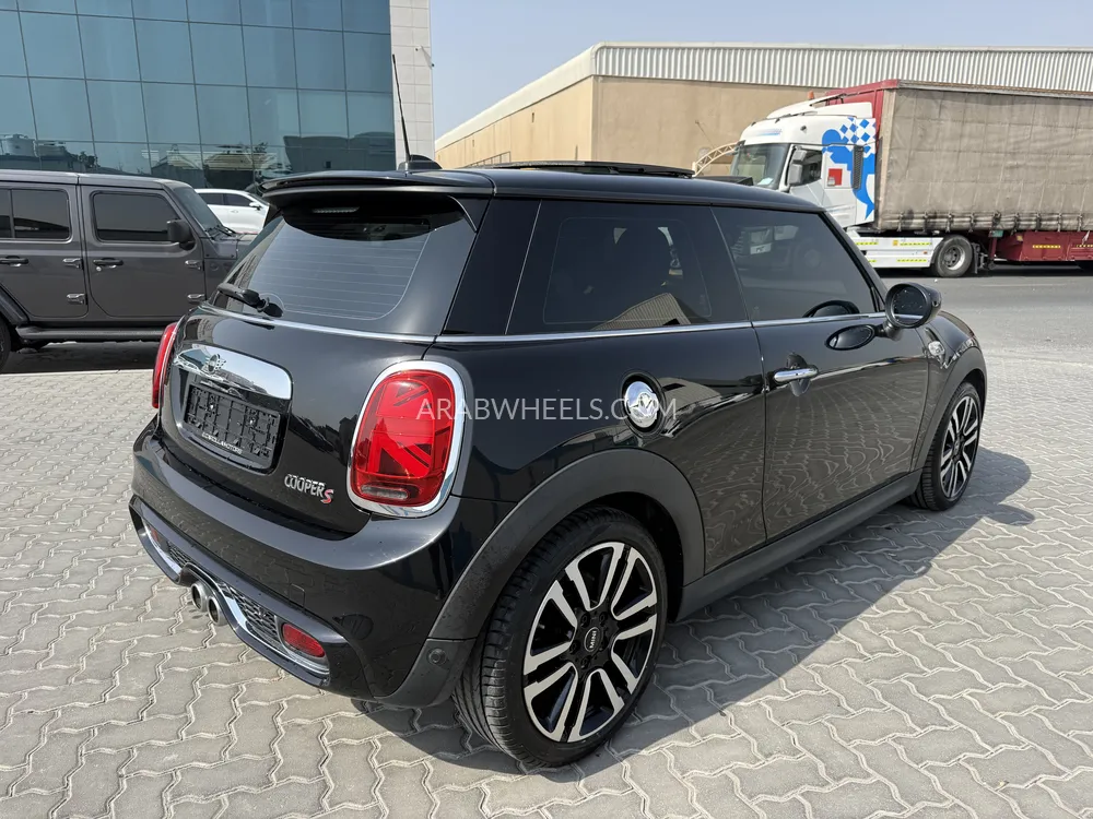 Mini Cooper 2020 for Sale in Dubai Image-4