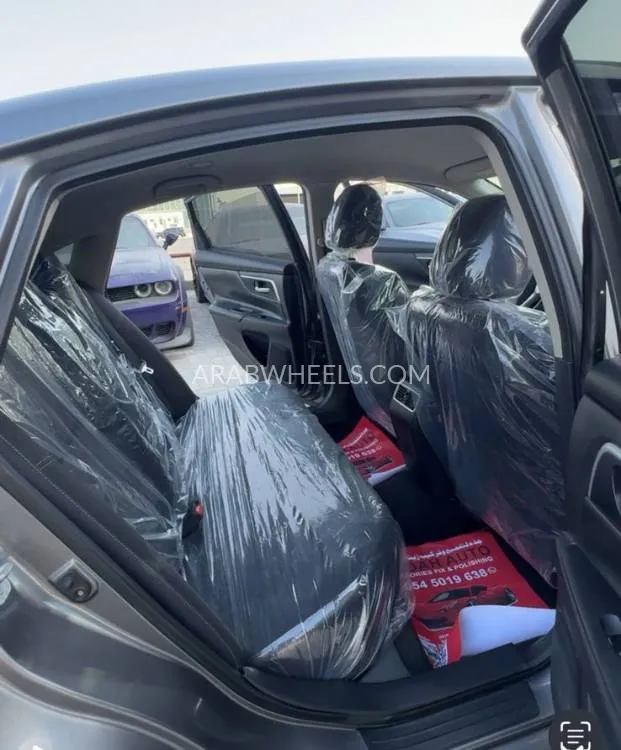 Nissan Altima 2017 for Sale in Dubai Image-12