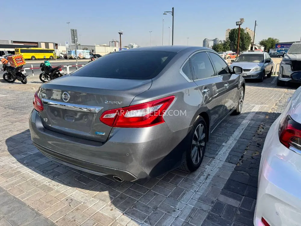 Nissan Altima 2017 for Sale in Dubai Image-15