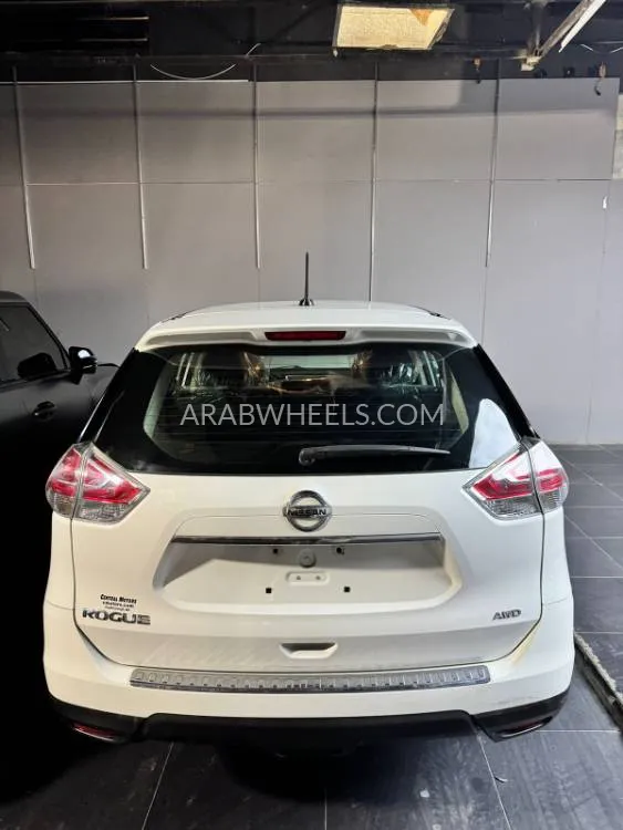 Nissan Rogue 2015 for Sale in Dubai Image-2