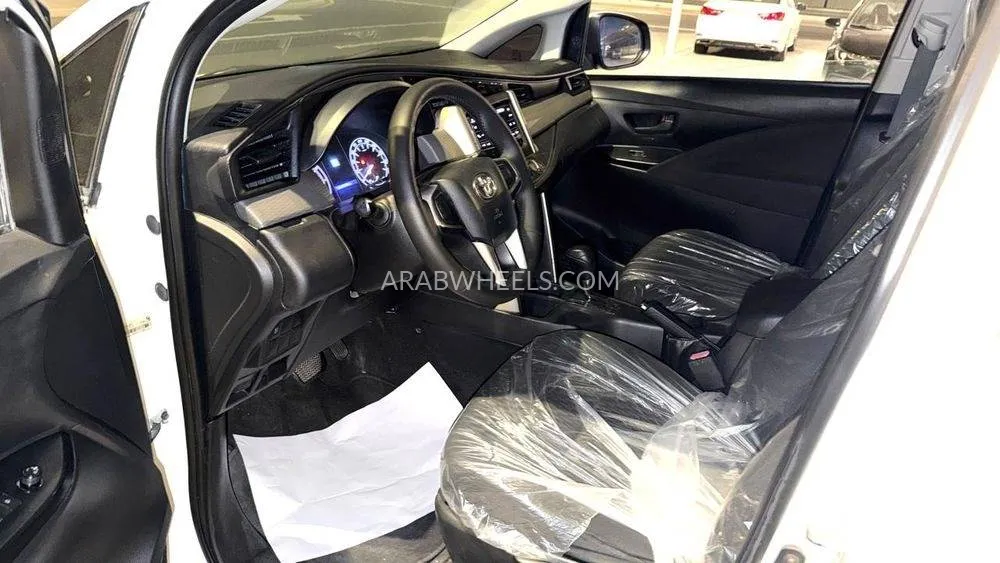 Toyota Innova 2018 for Sale in Sharjah Image-7