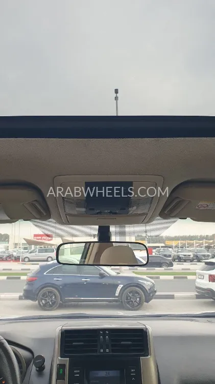 Toyota Land Cruiser Prado 2012 for Sale in Sharjah Image-5
