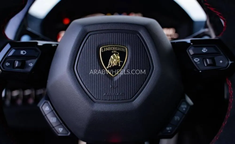 Lamborghini Huracan 2021 for Sale in Dubai Image-11