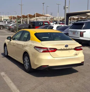 Toyota Camry 2.5L Hybrid XLE 2021