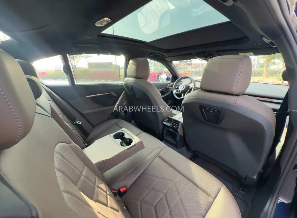 بي إم دبليو الفئة الخامسة 2024 for Sale in دبي Image-10