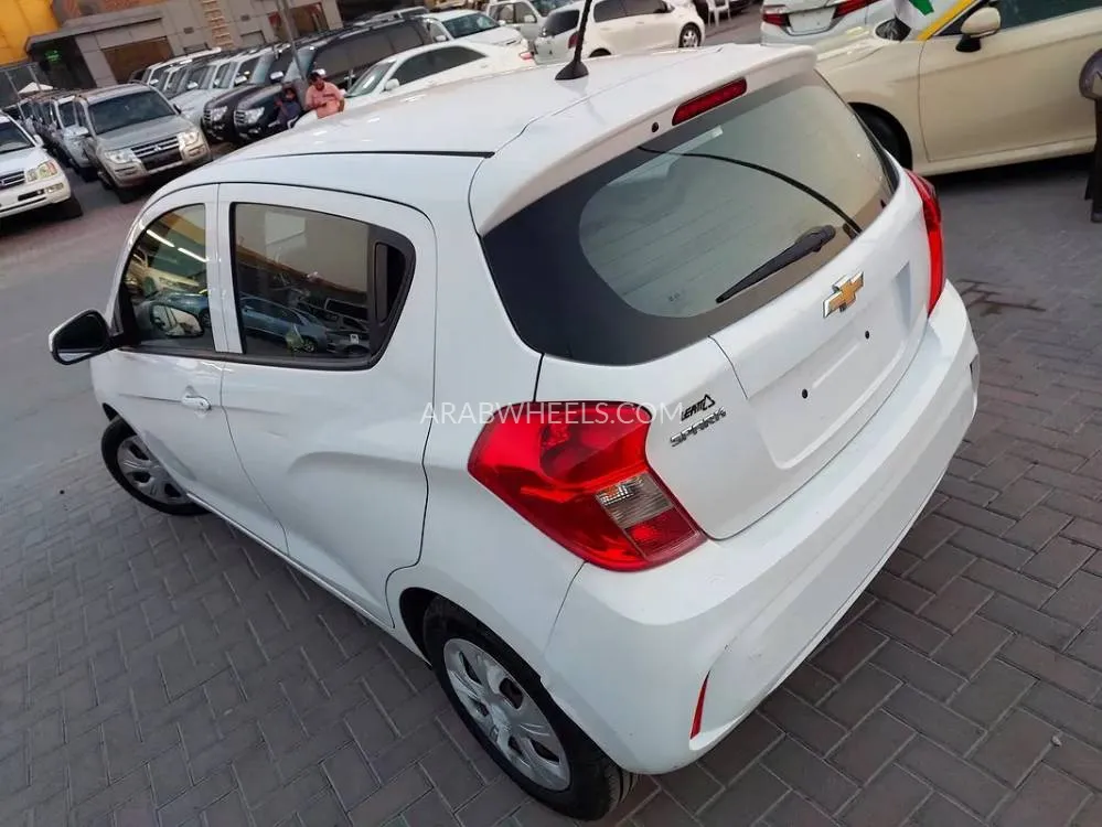 Chevrolet Spark 2017 for Sale in Sharjah Image-10