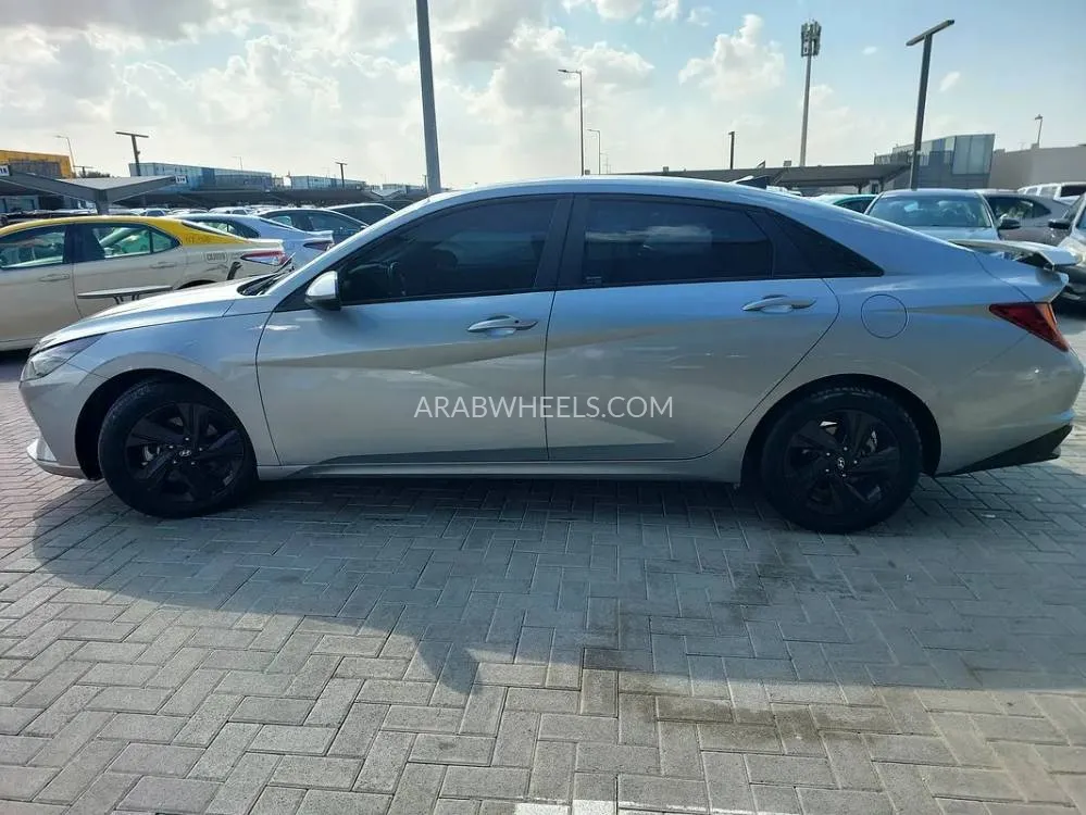 هيونداي إلنترا 2021 for Sale in الشارقة Image-4