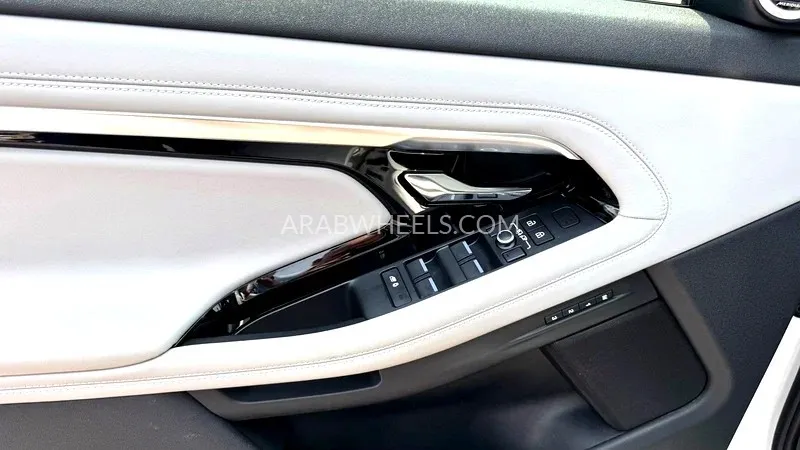 Land Rover Range Rover Evoque 2022 for Sale in Dubai Image-7