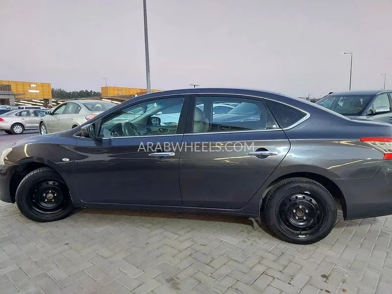 Nissan Sentra 2014 for Sale in Sharjah Image-11
