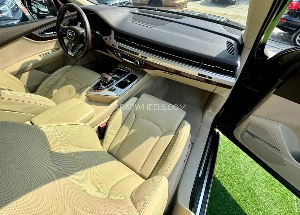 أودي Q7 2016 for Sale in الشارقة Image-2