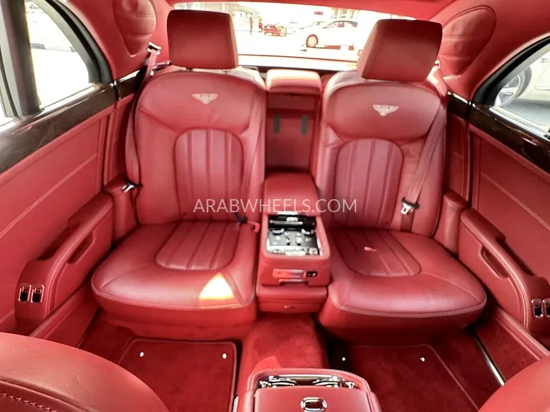 Bentley Mulsanne 2013 for Sale in Sharjah Image-9