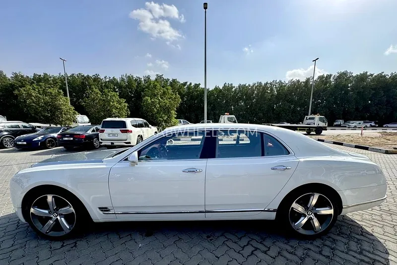 Bentley Mulsanne 2013 for Sale in Sharjah Image-14