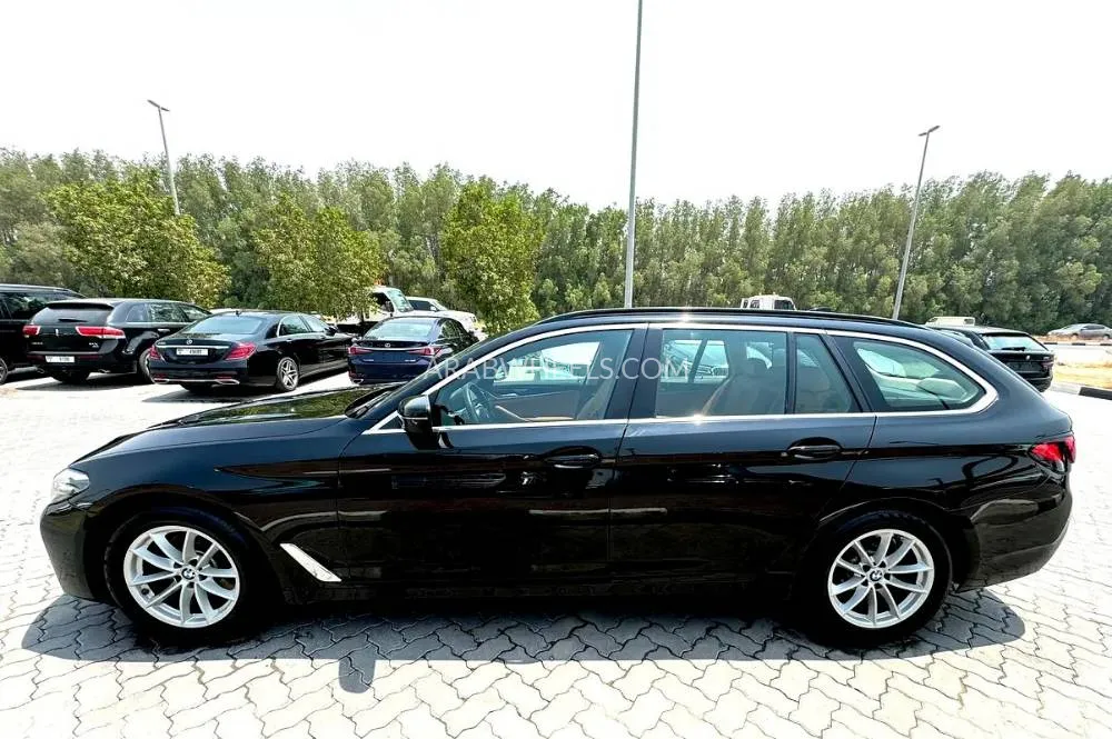 BMW 5 series 2023 for Sale in Sharjah Image-9