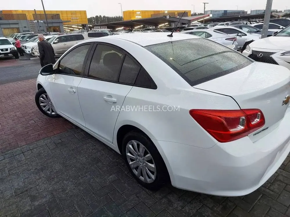 Chevrolet Cruze 2017 for Sale in Sharjah Image-6