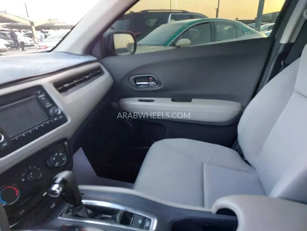 Honda HR-V 2022 for Sale in Sharjah Image-9