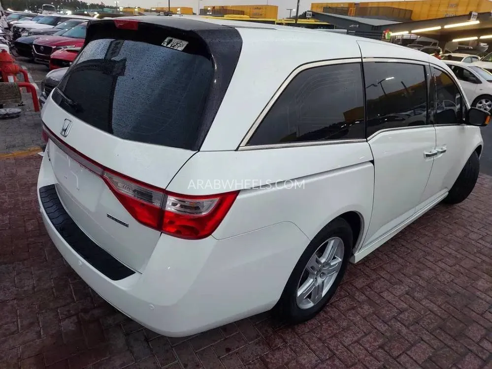 Honda Odyssey 2014 for Sale in Sharjah Image-2