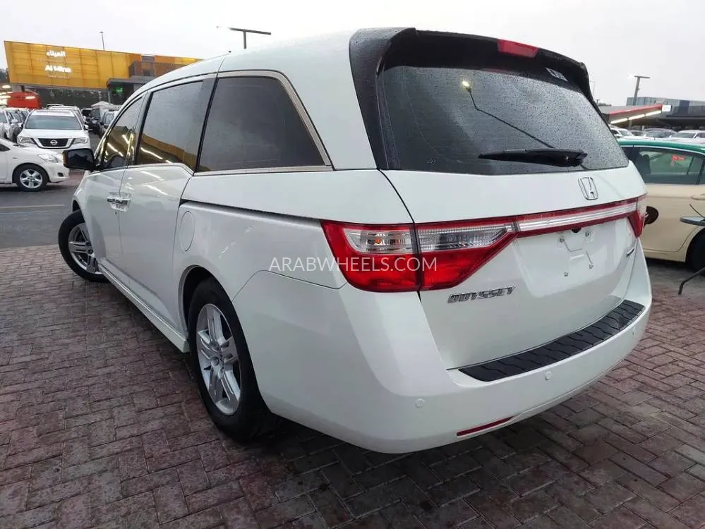 Honda Odyssey 2014 for Sale in Sharjah Image-7