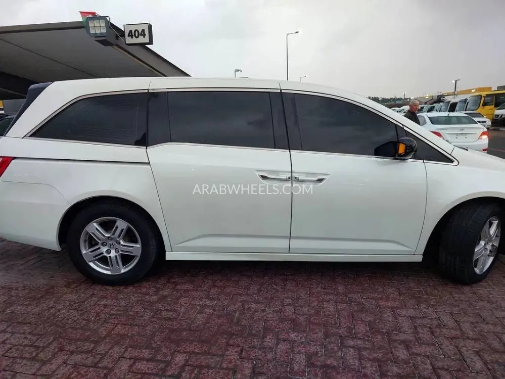 Honda Odyssey 2014 for Sale in Sharjah Image-14