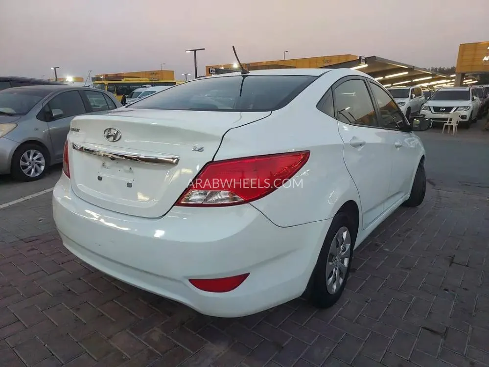 Hyundai Accent 2016 for Sale in Sharjah Image-5