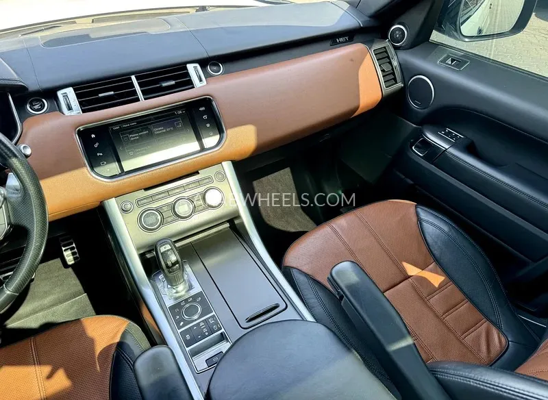 Land Rover Range Rover Sport 2016 for Sale in Sharjah Image-11