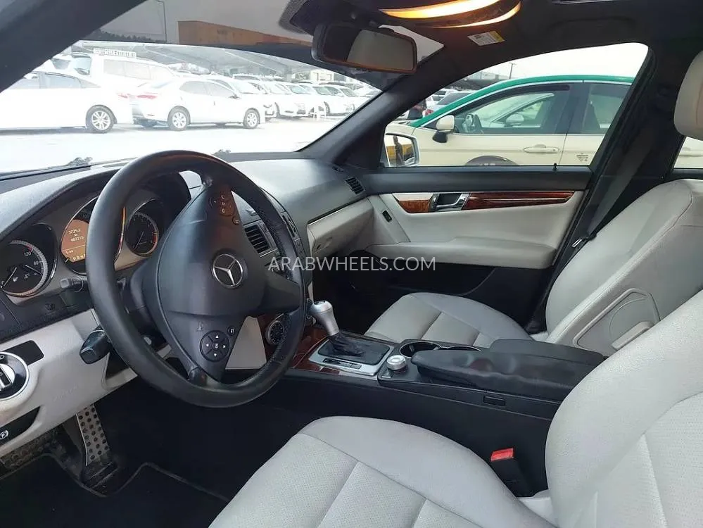 مرسيدس بنز كلاس C 2011 for Sale in الشارقة Image-17