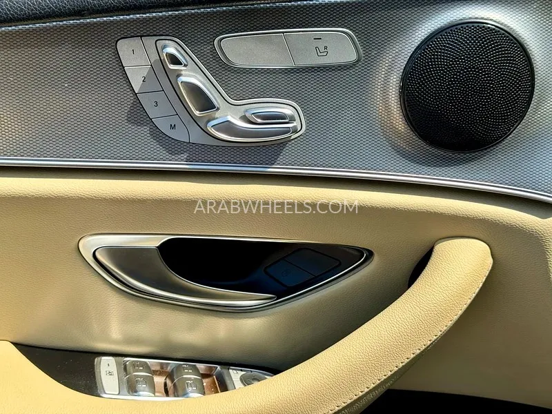 مرسيدس بنز كلاس E 2019 for Sale in الشارقة Image-12