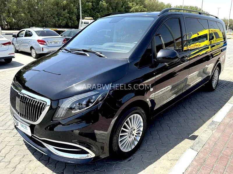 مرسيدس بنز كلاس V 2019 for Sale in الشارقة Image-16