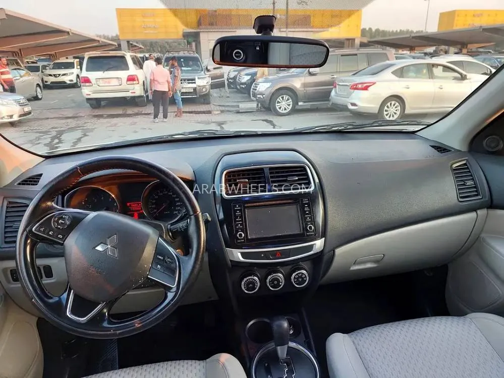 Mitsubishi ASX 2017 for Sale in Sharjah Image-11