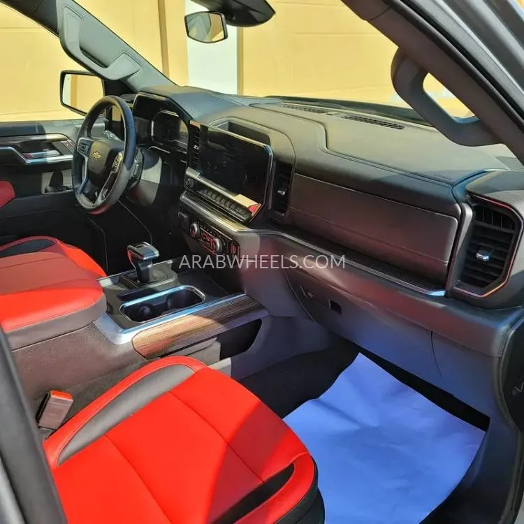 Chevrolet Silverado 2023 for Sale in Sharjah Image-5