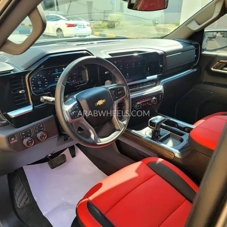 Chevrolet Silverado 2023 for Sale in Sharjah Image-15