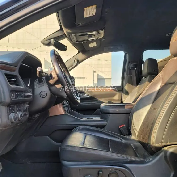 Chevrolet Suburban 2022 for Sale in Sharjah Image-6