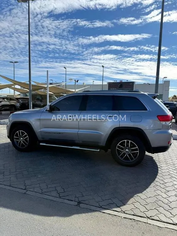 Jeep Cherokee 2018 for Sale in Sharjah Image-7