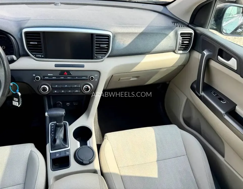 Kia Sportage 2022 for Sale in Sharjah Image-4