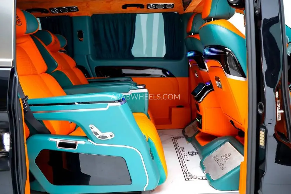 مرسيدس بنز كلاس V 2023 for Sale in الشارقة Image-2