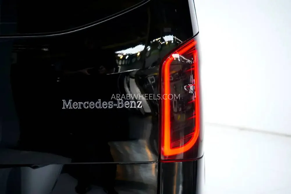 مرسيدس بنز كلاس V 2023 for Sale in الشارقة Image-8