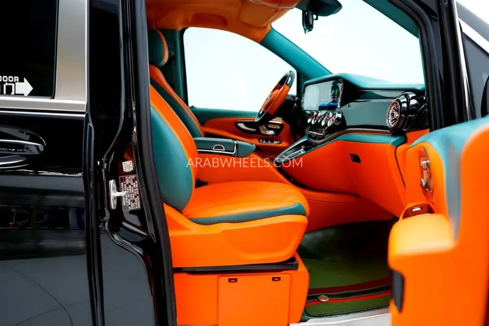 مرسيدس بنز كلاس V 2023 for Sale in الشارقة Image-15