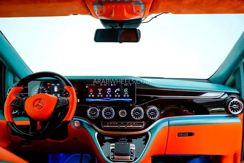 مرسيدس بنز كلاس V 2023 for Sale in الشارقة Image-17