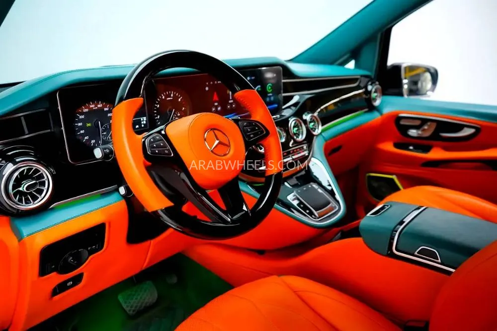 مرسيدس بنز كلاس V 2023 for Sale in الشارقة Image-18