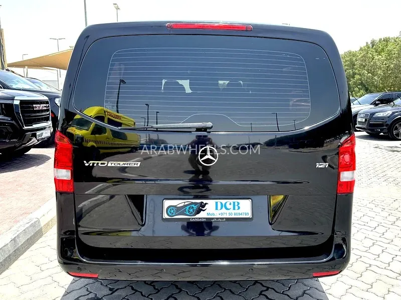 Mercedes Benz Vito 2017 for Sale in Sharjah Image-7
