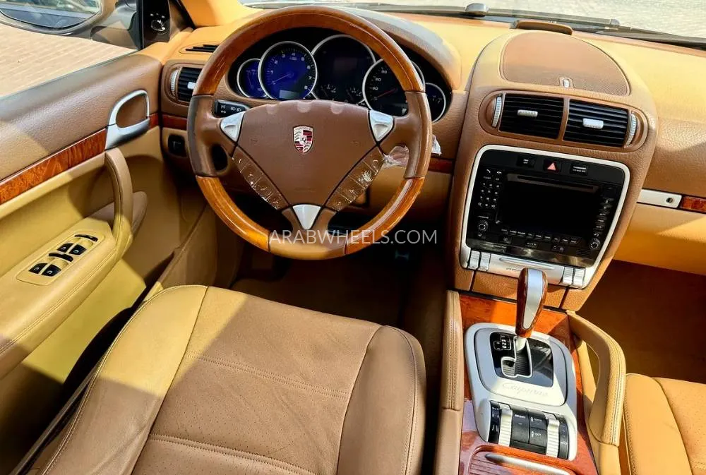 Porsche Cayenne 2008 for Sale in Sharjah Image-2