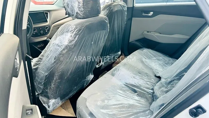 Hyundai Accent 2021 for Sale in Sharjah Image-4